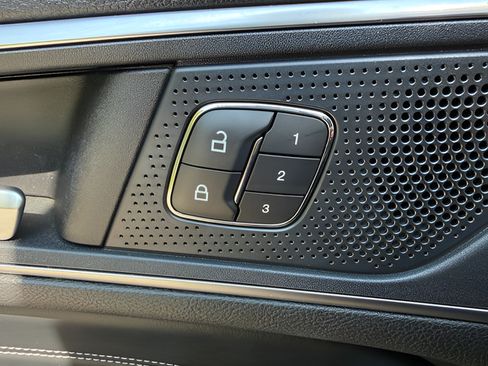 Used 2019 Ford Edge Titanium w/ Equipment Group 301A AWD/4WD image 25