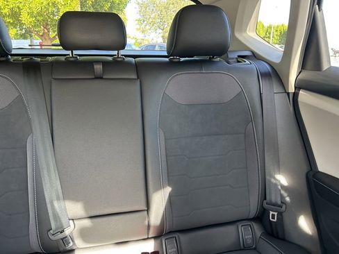 New 2026 Volkswagen Taos SE image 13
