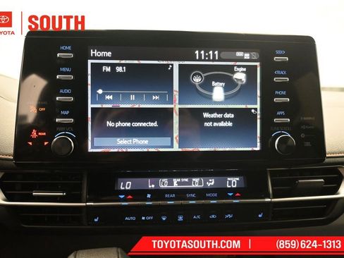 Used 2023 Toyota Sienna XSE w/ XSE Plus Package AWD/4WD image 13