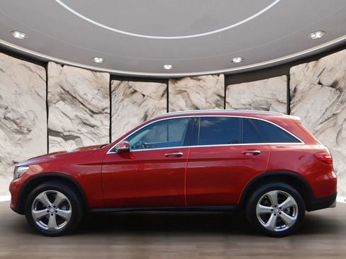 Used 2017 Mercedes-Benz GLC 300 4MATIC w/ Premium 2 Package image 9