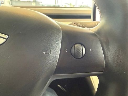 Used 2018 Tesla Model 3 Long Range image 15