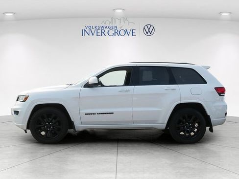 Used 2019 Jeep Grand Cherokee Altitude AWD/4WD image 4