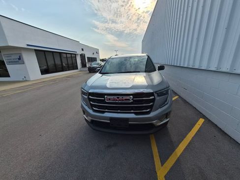 Used 2024 GMC Acadia Elevation AWD/4WD image 2