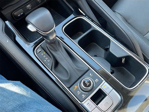 Used 2025 Kia Telluride EX image 17