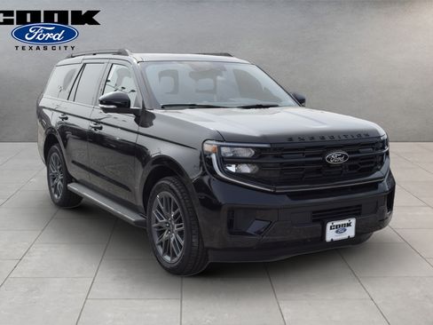New 2026 Ford Expedition Platinum w/ Stealth Appearance Package AWD/4WD image 2