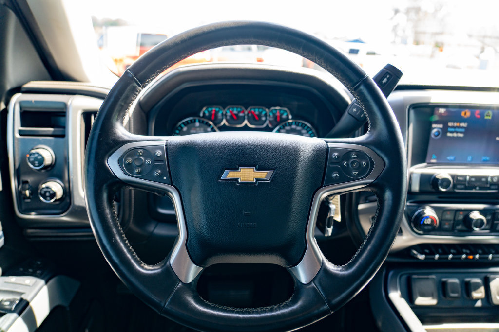 Used 2014 Chevrolet Silverado 1500 LTZ Z71 w/ LTZ Plus Package AWD/4WD image 17