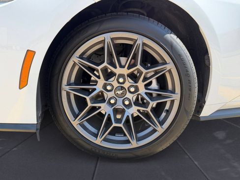 Used 2025 Ford Mustang Coupe RWD image 14