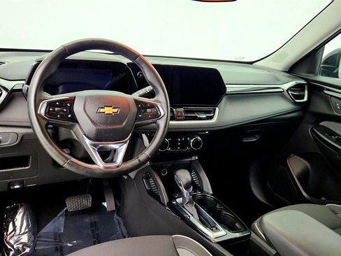 Used 2024 Chevrolet TrailBlazer LT w/ Convenience Package AWD/4WD image 12