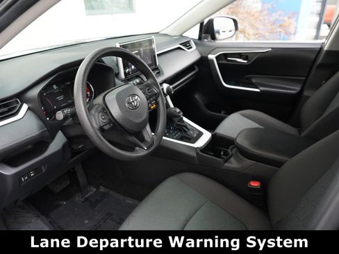 Used 2023 Toyota RAV4 XLE image 4