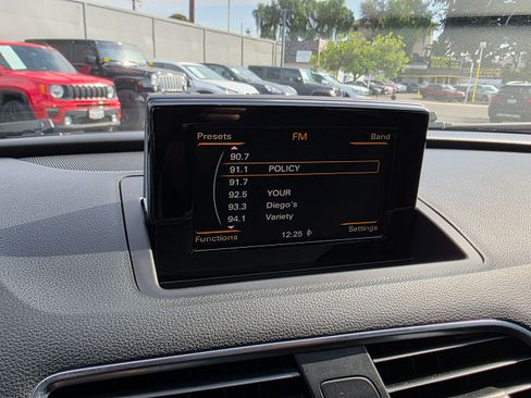 Used 2018 Audi Q3 2.0T Premium w/ Convenience Package image 31