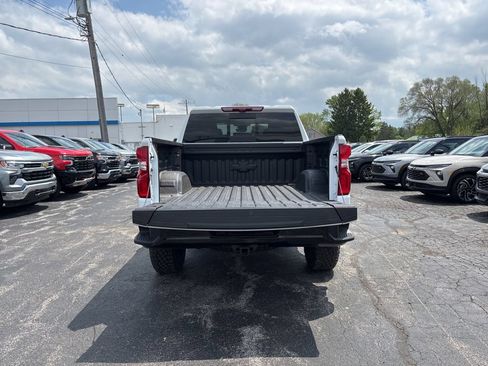 New 2026 Chevrolet Silverado 1500 ZR2 AWD/4WD image 6