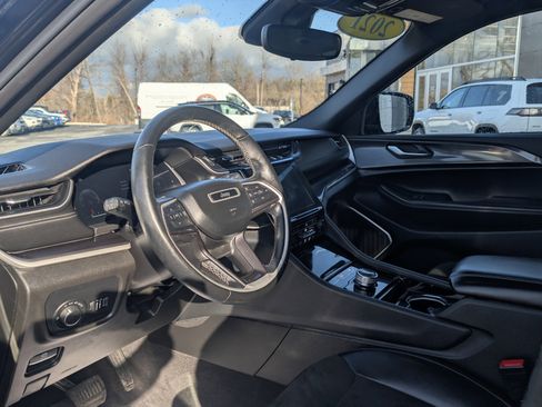 Used 2021 Jeep Grand Cherokee L Laredo image 16