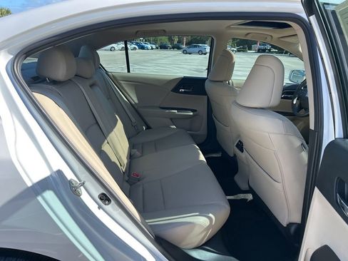 Used 2017 Honda Accord EX-L image 44