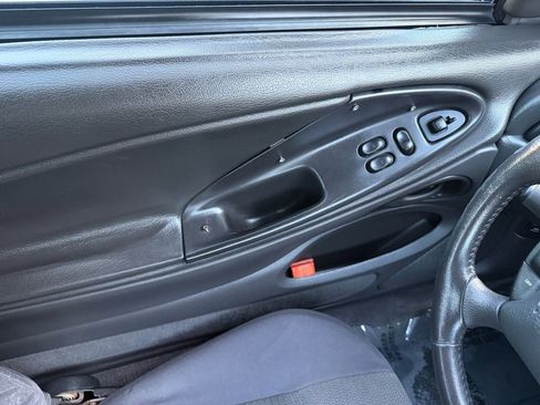 Used 2004 Ford Mustang Coupe RWD image 11