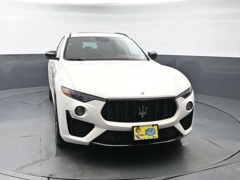 Used 2021 Maserati Levante AWD/4WD image 9