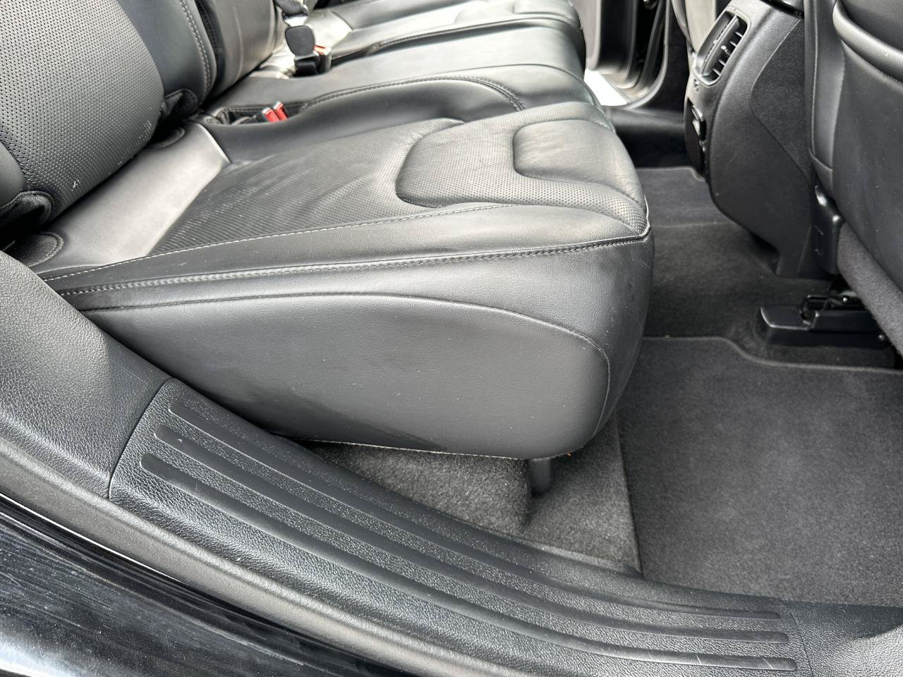 Used 2020 Jeep Cherokee Limited AWD/4WD image 41