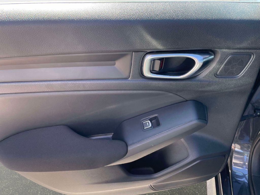 Used 2025 Honda Civic Sport image 14