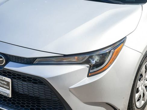 Used 2022 Toyota Corolla LE FWD image 4