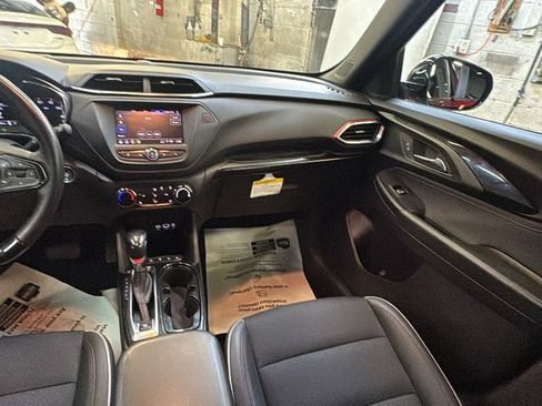 Used 2022 Chevrolet TrailBlazer RS FWD image 30