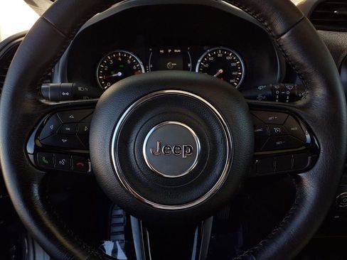 Used 2020 Jeep Renegade Altitude FWD image 12