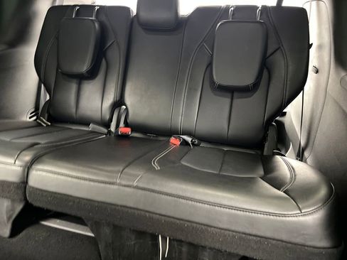 Used 2025 Chrysler Pacifica Select FWD image 38