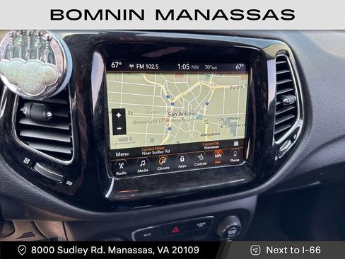 Used 2017 Jeep Compass Limited w/ Navigation Group image 4