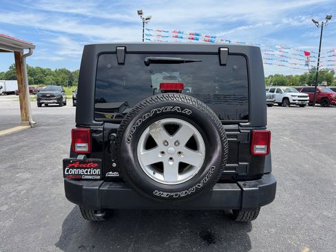 Used 2012 Jeep Wrangler Sport AWD/4WD image 5