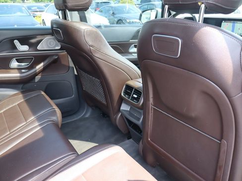 Used 2020 Mercedes-Benz GLS 450 4MATIC image 24