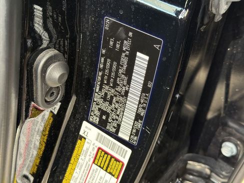 Used 2024 Toyota Highlander XSE FWD image 5