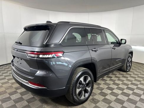 Used 2023 Jeep Grand Cherokee 4WD 4xe image 3