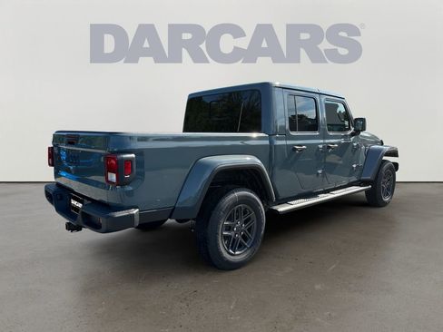 New 2025 Jeep Gladiator Sport image 7