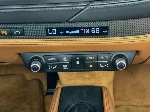 Used 2021 Ferrari F8 Tributo RWD image 16
