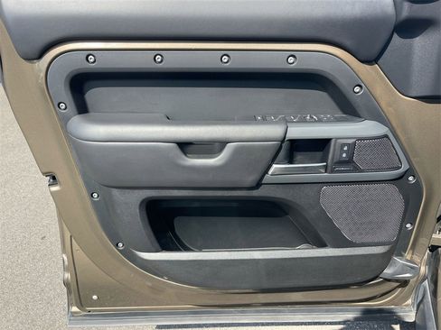 Used 2024 Land Rover Defender 110 X image 27