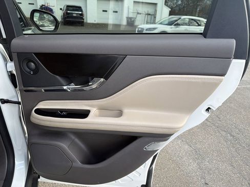 Certified 2021 Lincoln Corsair Reserve image 16