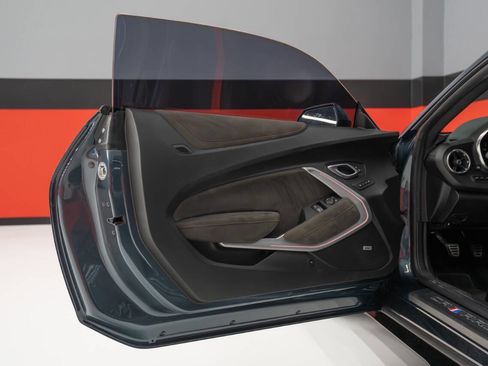 Used 2019 Chevrolet Camaro ZL1 RWD image 36