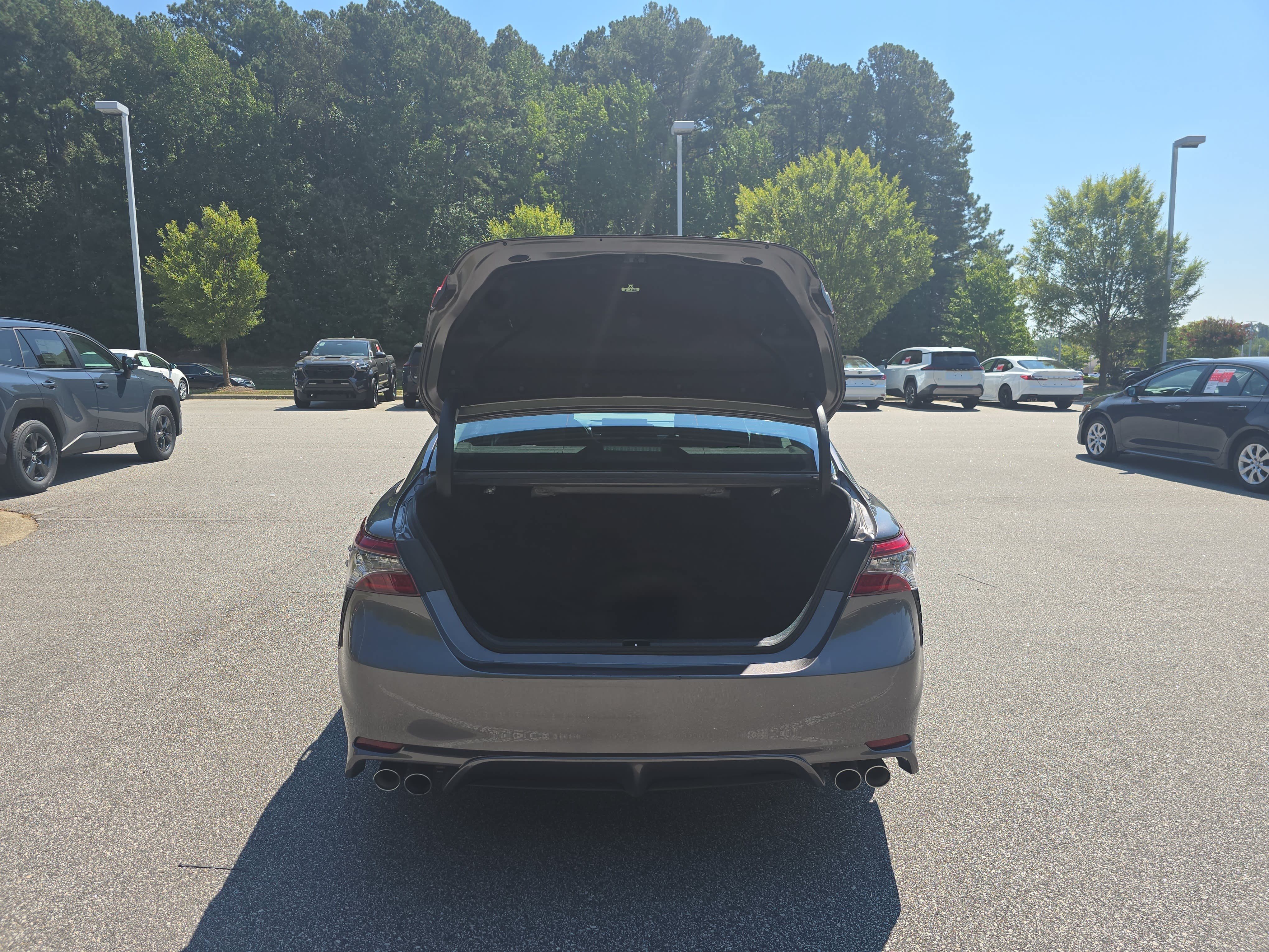 Used 2024 Toyota Camry XSE FWD image 12