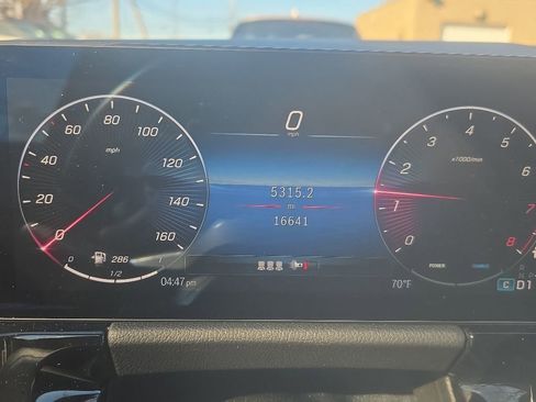 Used 2025 Mercedes-Benz GLA 250 image 9