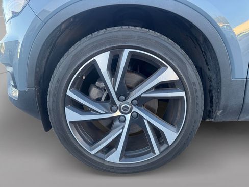 Used 2020 Volvo XC40 T4 R-Design w/ Protection Package Premier FWD image 12