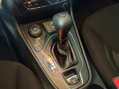 Used 2020 Jeep Cherokee Latitude AWD/4WD image 16