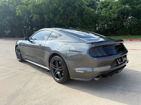 Used 2019 Ford Mustang GT w/ Black Accent Package RWD image 4