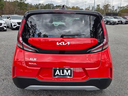 Used 2025 Kia Soul LX w/ LX Technology Package image 11