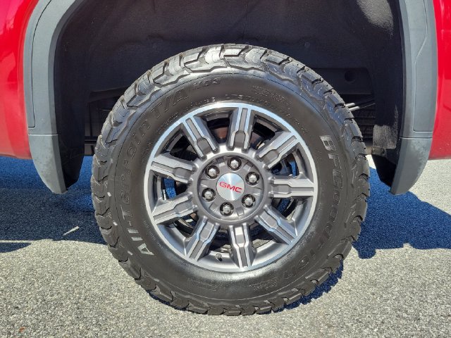 Used 2024 GMC Sierra 1500 AT4 w/ Technology Package AWD/4WD image 7