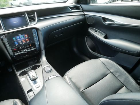 Used 2023 INFINITI QX50 Luxe AWD/4WD image 11
