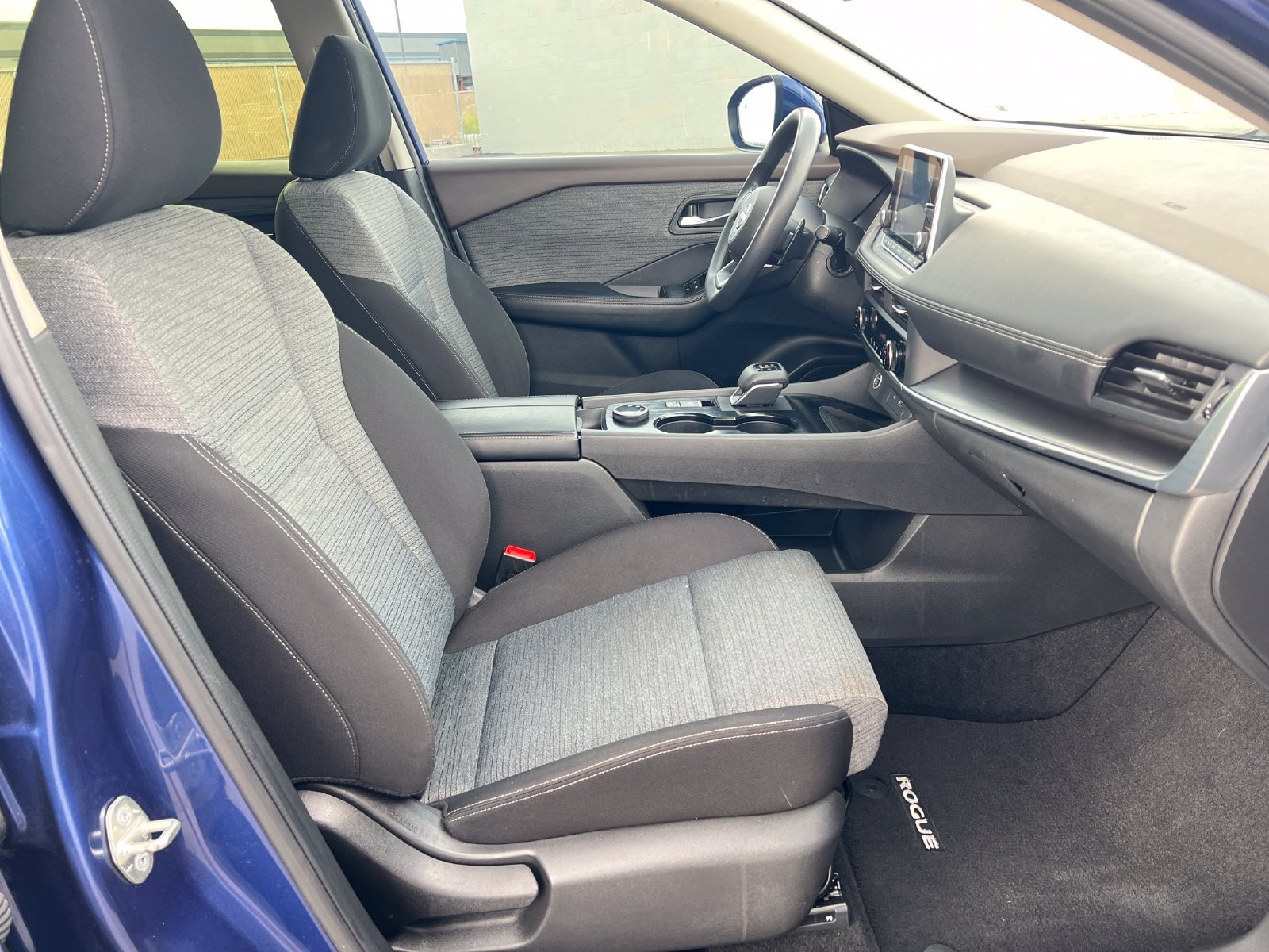 Used 2023 Nissan Rogue SV AWD/4WD image 30