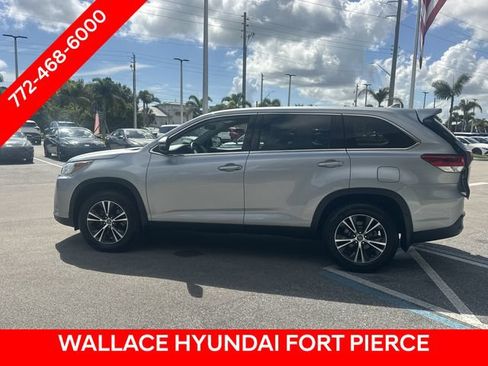 Used 2019 Toyota Highlander Plus AWD/4WD image 14