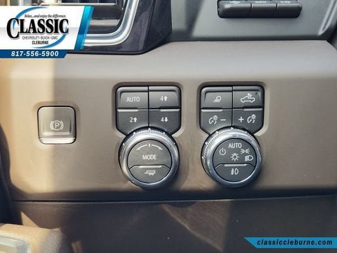 Used 2024 GMC Sierra 1500 Denali w/ Technology Package AWD/4WD image 23