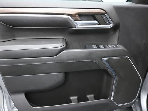 Used 2023 Chevrolet Silverado 1500 LT AWD/4WD image 9