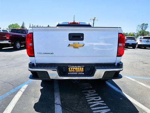 Used 2017 Chevrolet Colorado W/T w/ WT Convenience Package AWD/4WD image 4
