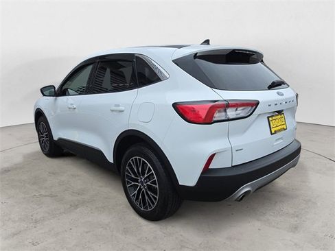 Certified 2022 Ford Escape SE w/ Convenience Package image 3