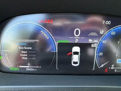 Used 2024 Toyota Crown Platinum AWD/4WD image 3